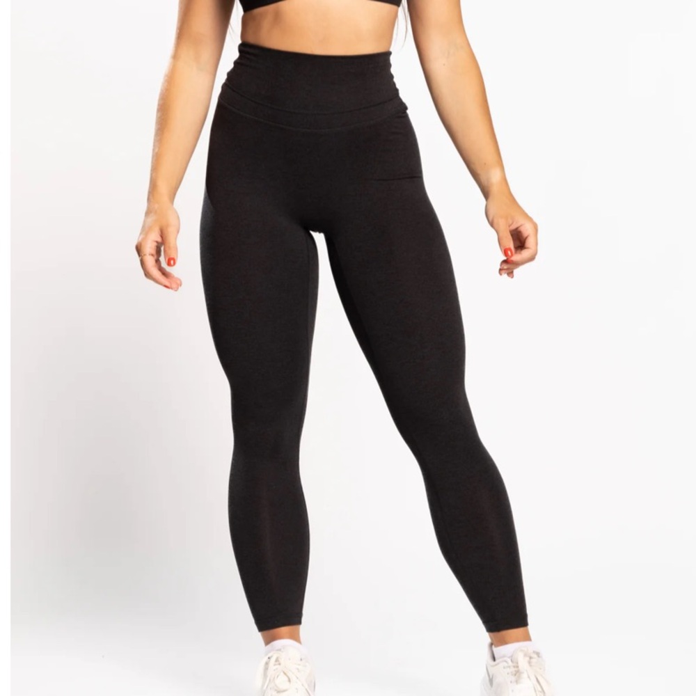✨NEW Bare Contour Legging : 23"